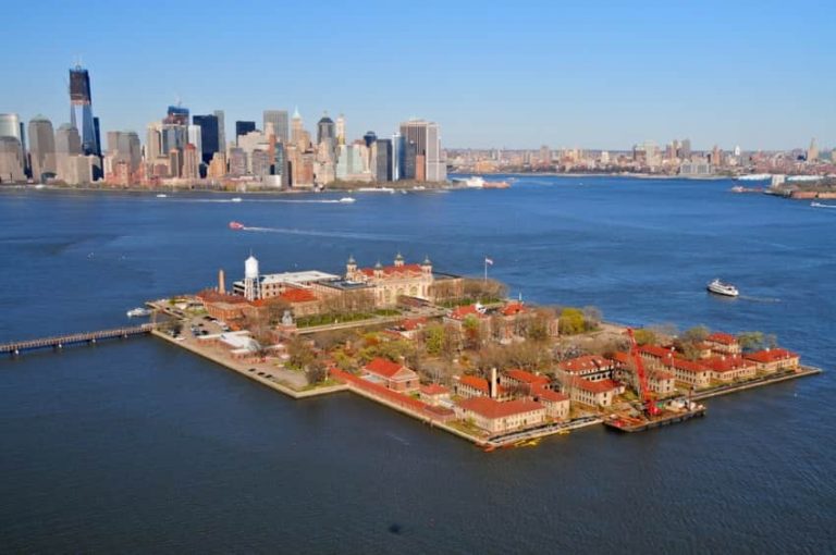 A Guide to Visiting the Statue of Liberty and Ellis Island | New York ...