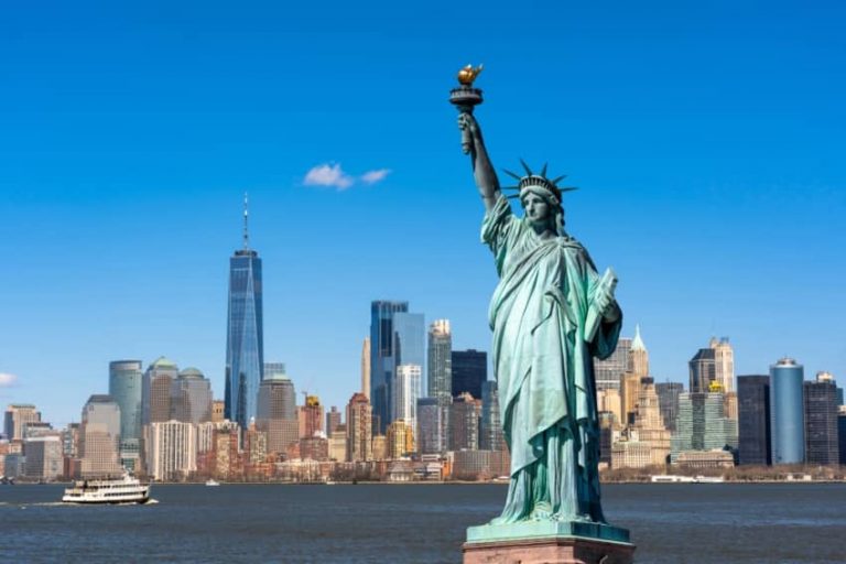 A Guide to Visiting the Statue of Liberty and Ellis Island | New York ...